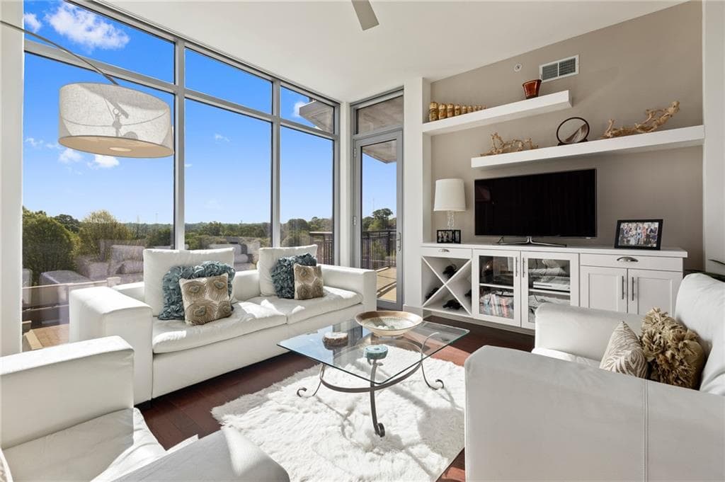 2 bedroom, 3 bathroom, 1,727 sq ft condominium sold at 222 12th Street 707, Atlanta, GA 30309
