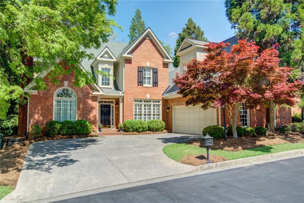5 bedroom, 5 bathroom, 3,760 sq ft single family residence sold at 36 Kenmare Hall, Atlanta, GA 30324