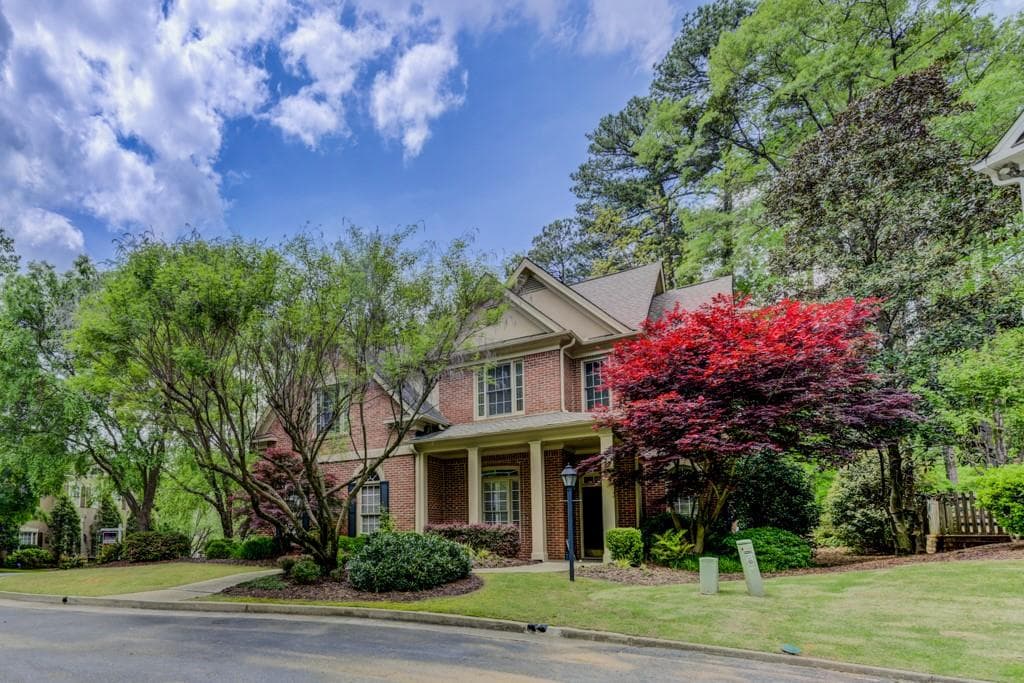 3 bedroom, 3 bathroom, 2,725 sq ft single family residence sold at 1084 Hedge Rose Court, Atlanta, GA 30324