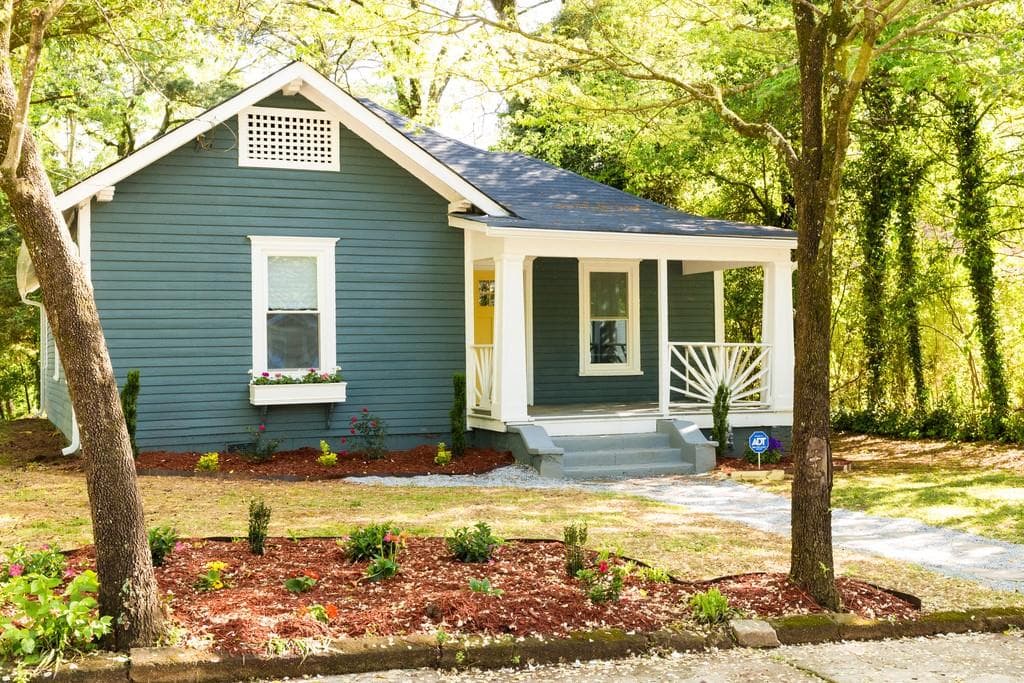 3 bedroom, 2 bathroom, 1,330 sq ft single family residence sold at 95 ADAIR Avenue, Atlanta, GA 30315