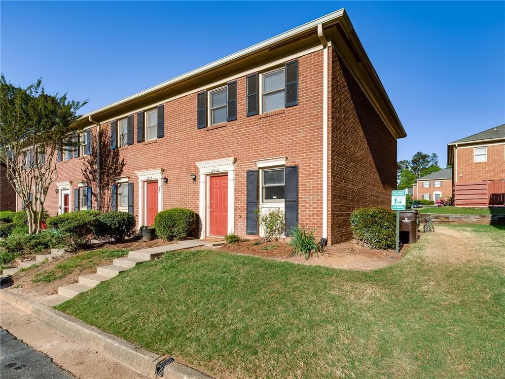 2 bedroom, 3 bathroom, 1,260 sq ft townhouse sold at 2914 Webb Bridge Road, Alpharetta, GA 30009