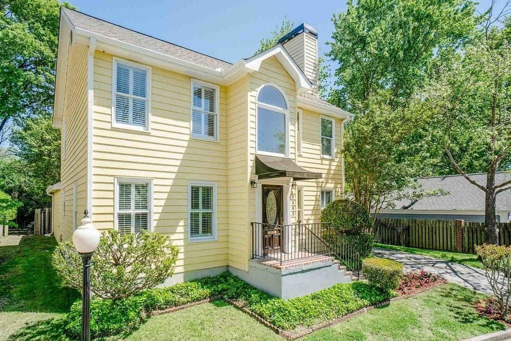 3 bedroom, 3 bathroom single family residence sold at 2463 Becky Lane, Brookhaven, GA 30319