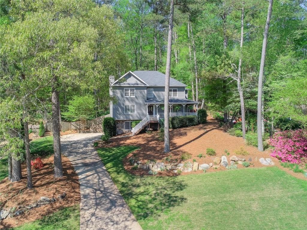 4 bedroom, 4 bathroom, 3,864 sq ft single family residence sold at 2793 Long Lake Drive, Roswell, GA 30075