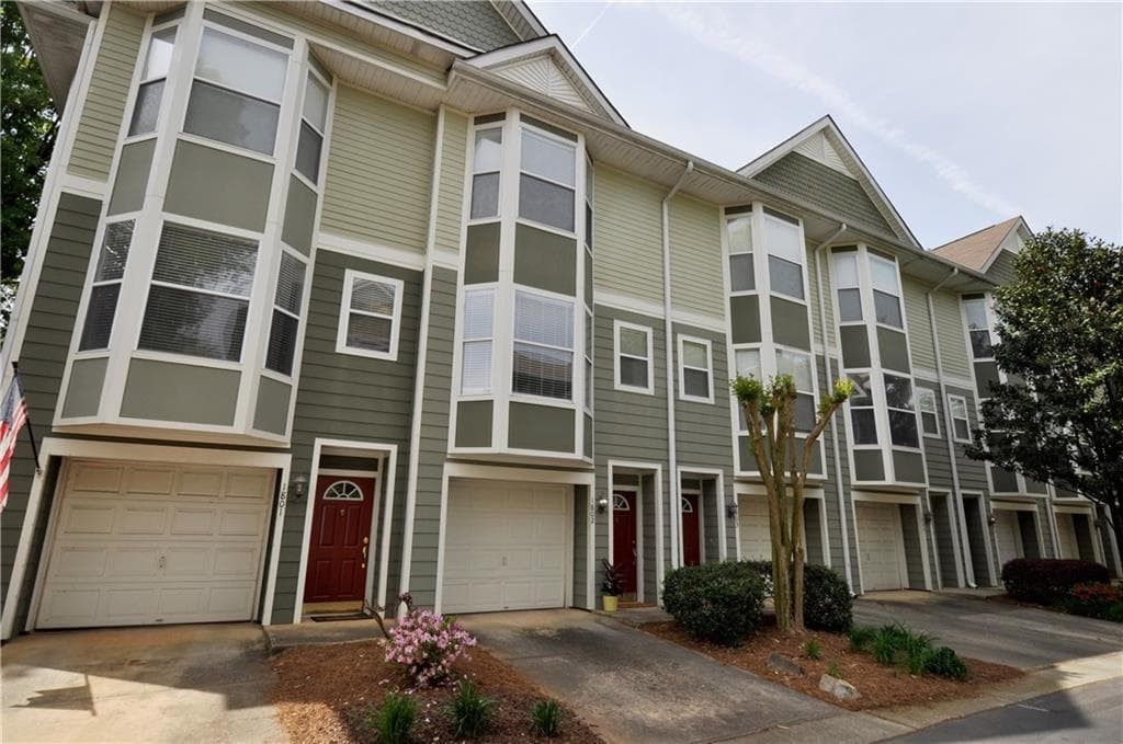 3 bedroom, 3 bathroom, 1,830 sq ft townhouse sold at 951 Glenwood Avenue 1802, Atlanta, GA 30316