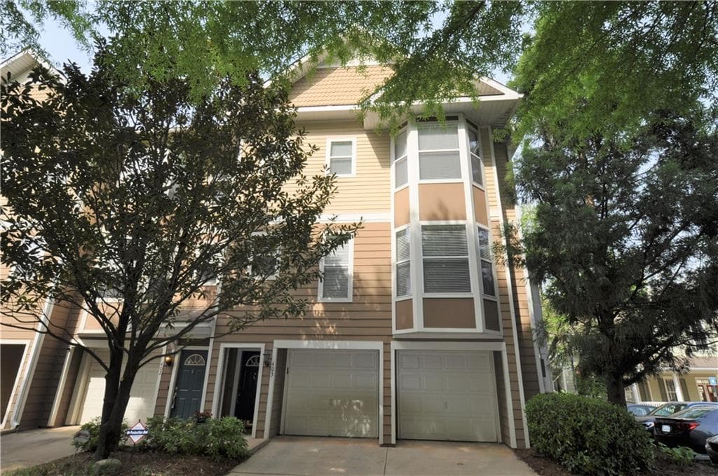3 bedroom, 3 bathroom, 1,878 sq ft condominium sold at 951 Glenwood Avenue 403, Atlanta, GA 30316