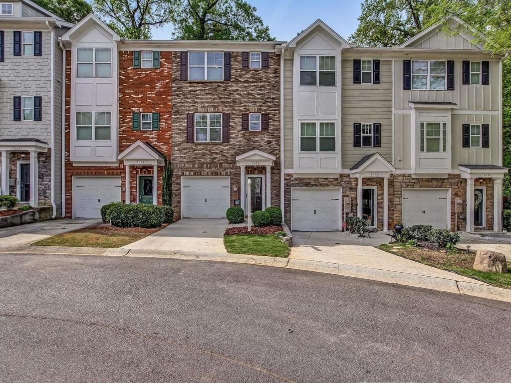 3 bedroom, 4 bathroom, 1,730 sq ft townhouse sold at 3026 Lauren Parc Road, Decatur, GA 30032