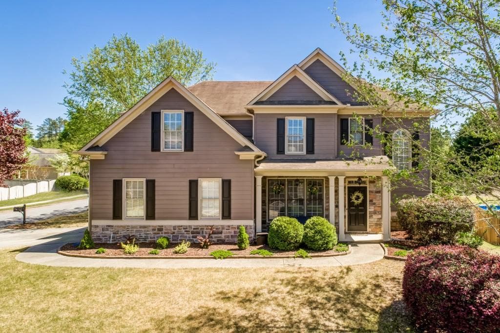4 bedroom, 3 bathroom, 2,026 sq ft single family residence sold at 300 White Oak Way, Canton, GA 30114