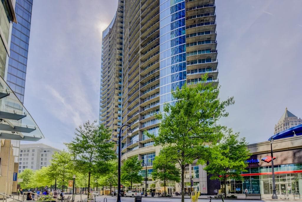 1 bedroom, 1 bathroom, 768 sq ft condominium sold at 1080 Peachtree Street 1814, Atlanta, GA 30309