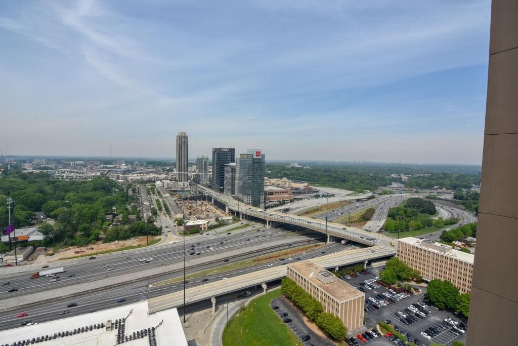 1 bedroom, 1 bathroom, 645 sq ft condominium sold at 1280 W Peachtree Street 3505, Atlanta, GA 30309
