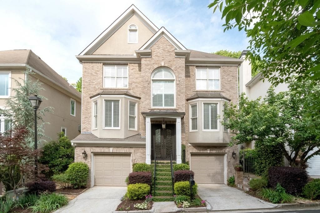 4 bedroom, 4 bathroom, 3,655 sq ft single family residence sold at 16 Highland Park Lane, Atlanta, GA 30306
