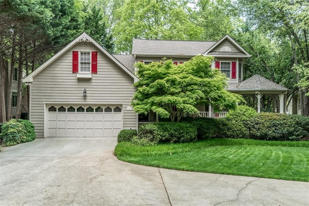 6 bedroom, 5 bathroom, 4,512 sq ft single family residence sold at 2614 Ridgehurst Drive, Buford, GA 30518