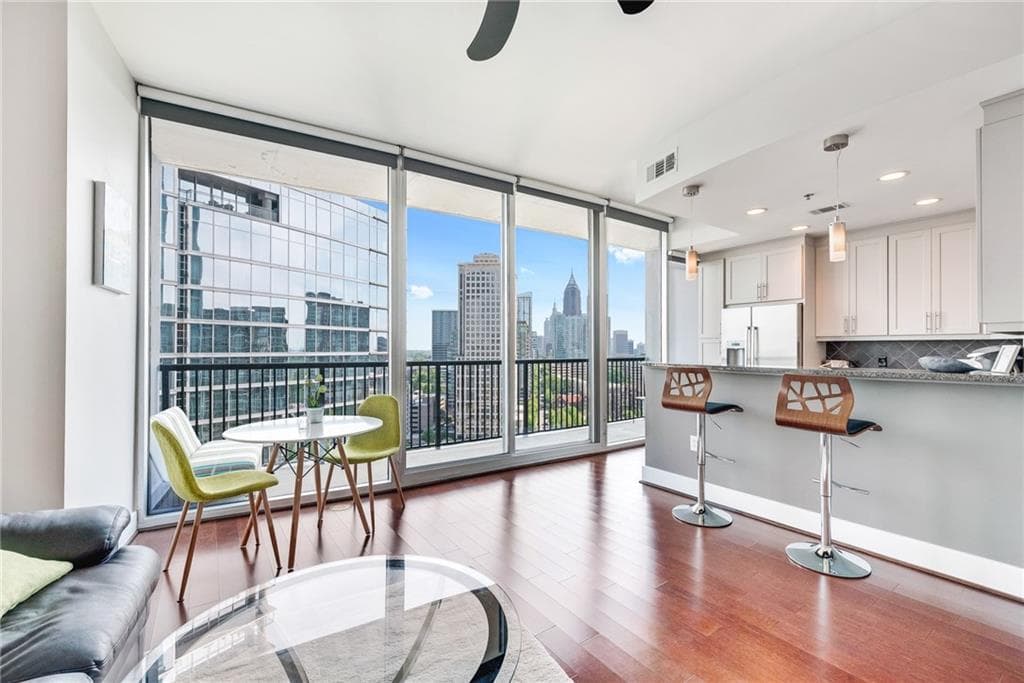 1 bedroom, 1 bathroom, 805 sq ft condominium sold at 1080 Peachtree Street 1708, Atlanta, GA 30309