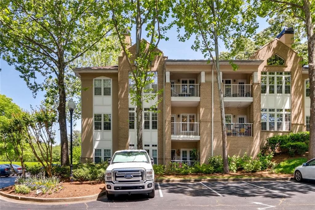 240 Renaissance Parkway 103, Atlanta, GA 30308 — most recent listing photo