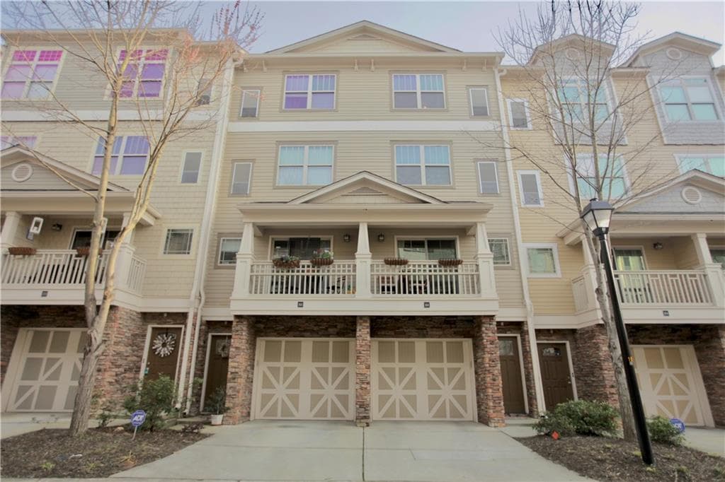 2 bedroom, 3 bathroom, 1,239 sq ft townhouse sold at 220 Semel Circle 166, Atlanta, GA 30309