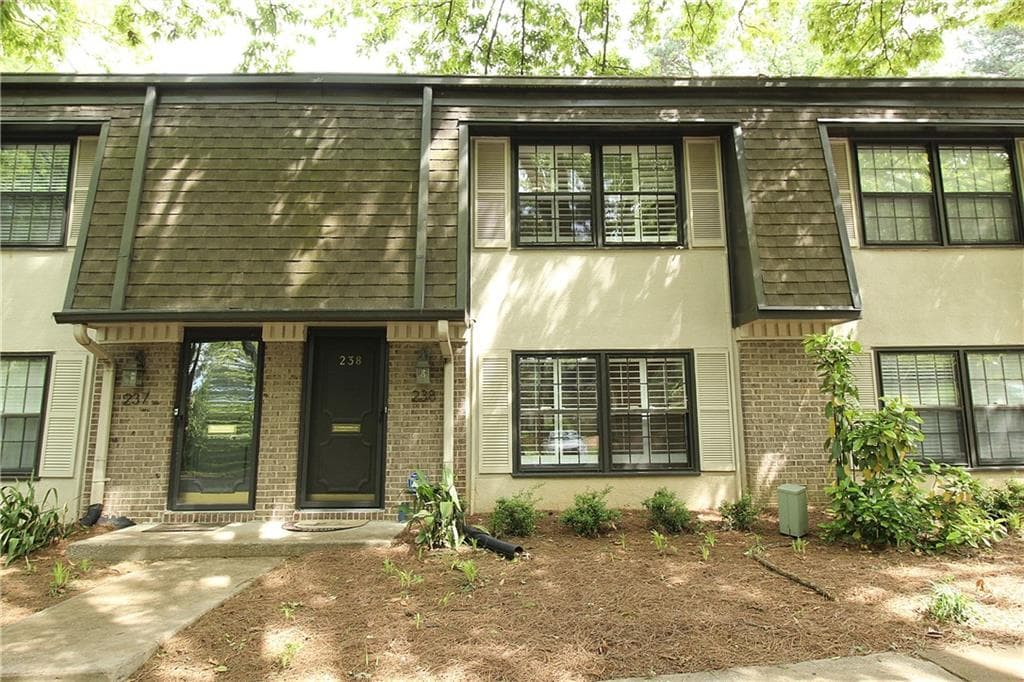 2 bedroom, 3 bathroom, 1,252 sq ft townhouse sold at 238 Triumph Drive, Atlanta, GA 30327
