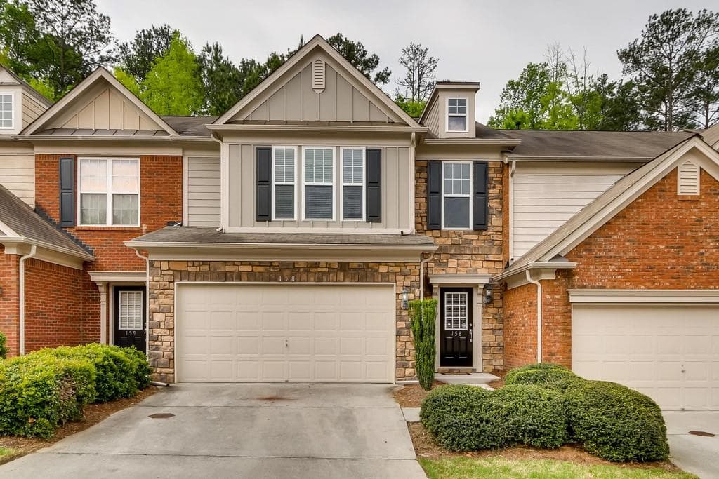 3 bedroom, 3 bathroom, 1,952 sq ft condominium sold at 5800 OAKDALE Road 158, Mableton, GA 30126