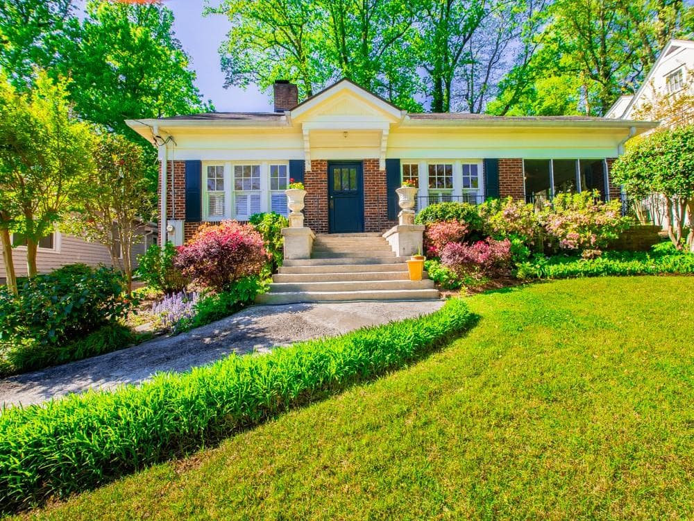 3 bedroom, 2 bathroom, 1,599 sq ft single family residence sold at 1055 REEDER Circle, Atlanta, GA 30306