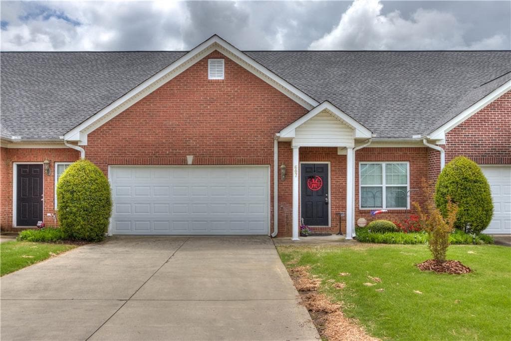 607 Blackwood Terrace, Calhoun, GA 30701 — most recent listing photo