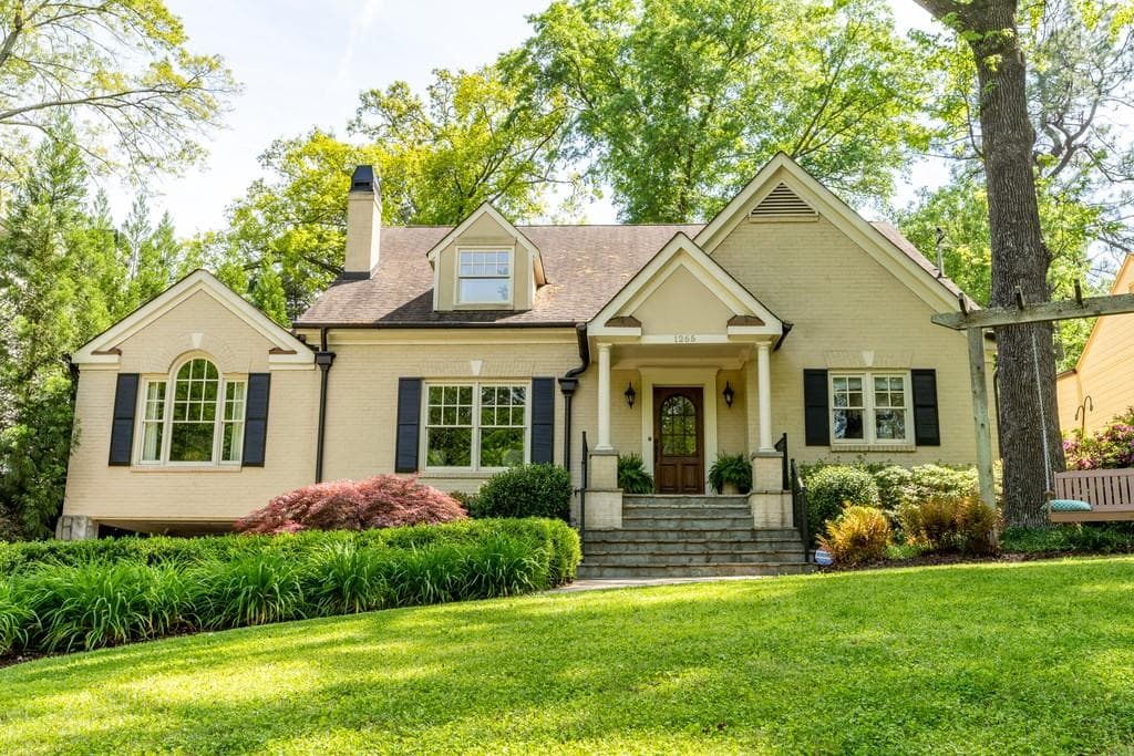 4 bedroom, 4 bathroom, 3,772 sq ft single family residence sold at 1265 ZIMMER Drive, Atlanta, GA 30306