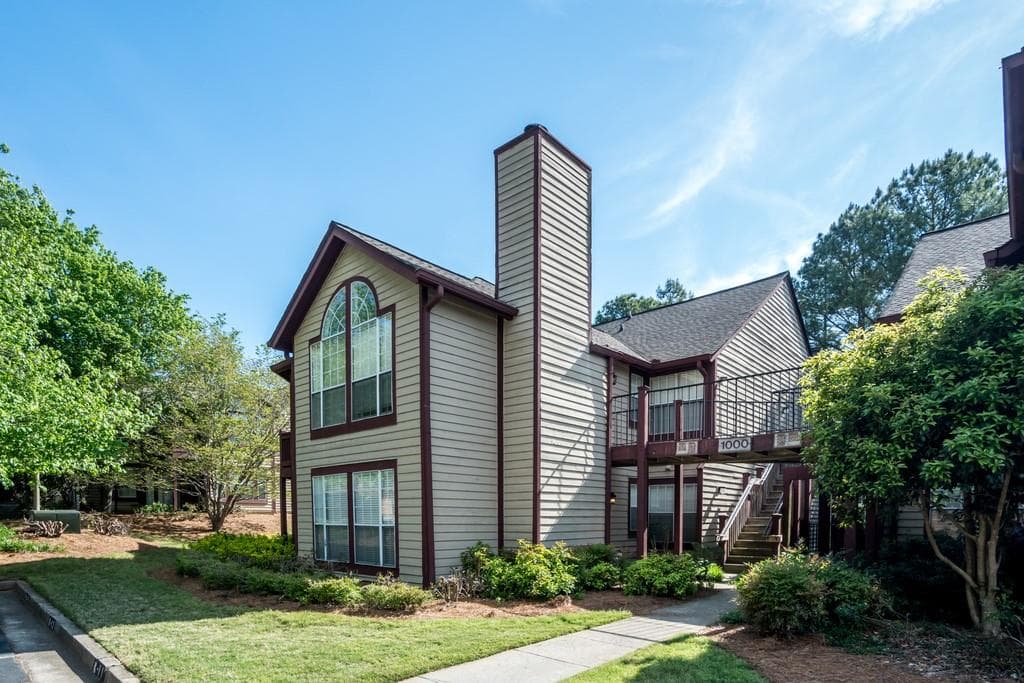 2 bedroom, 2 bathroom, 950 sq ft condominium sold at 1018 Sandy Lane Drive, Alpharetta, GA 30022