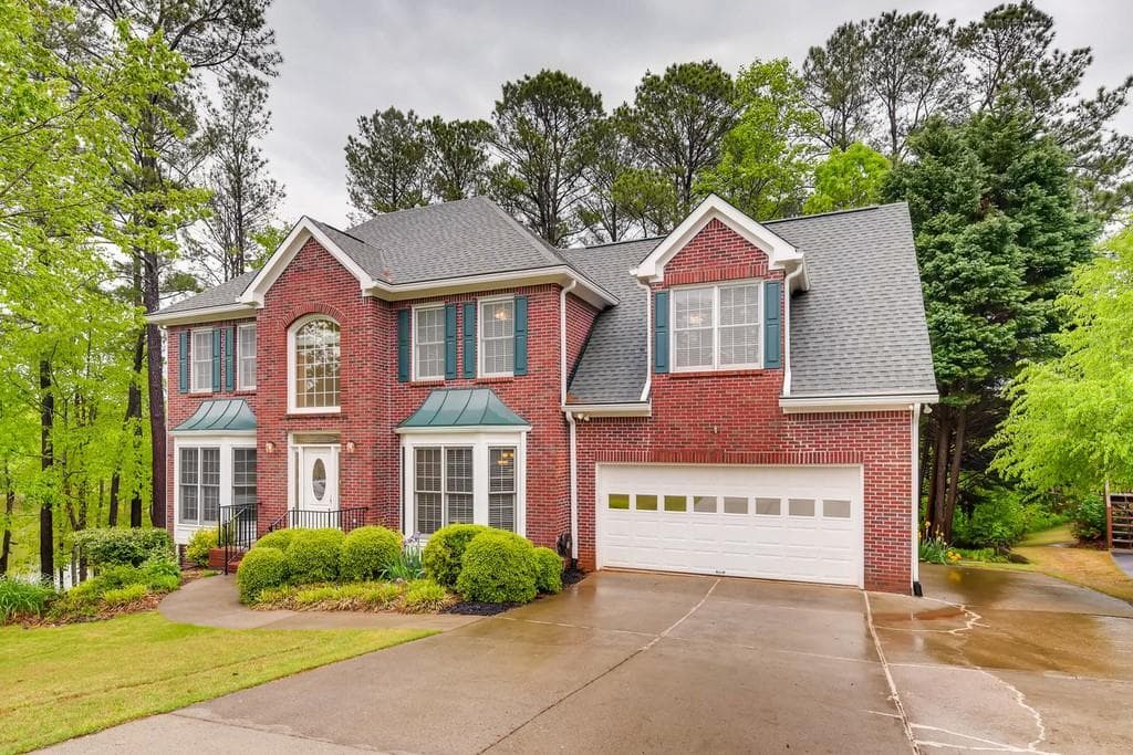 6 bedroom, 5 bathroom, 4,654 sq ft single family residence sold at 2291 Lake Haven Way, Suwanee, GA 30024