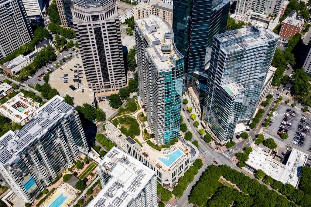 1 bedroom, 1 bathroom, 864 sq ft condominium sold at 1080 PEACHTREE Street 915, Atlanta, GA 30309