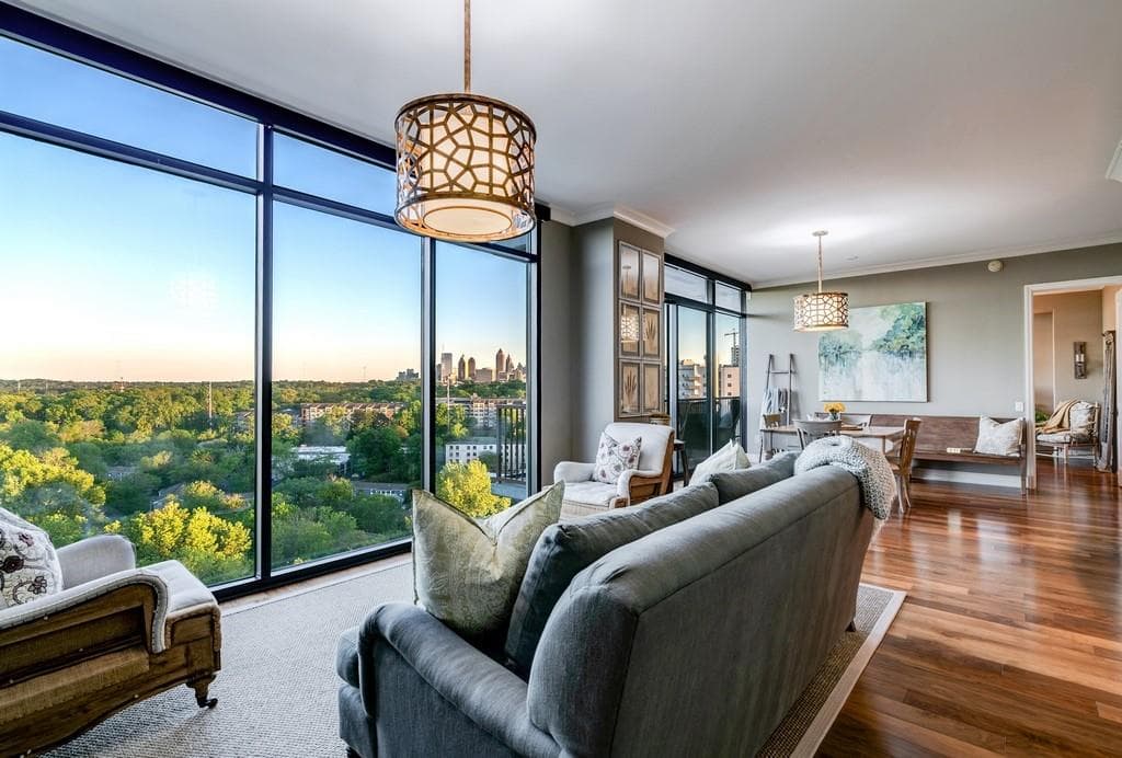 2 bedroom, 3 bathroom, 1,825 sq ft condominium sold at 2233 Peachtree Road 906, Atlanta, GA 30309