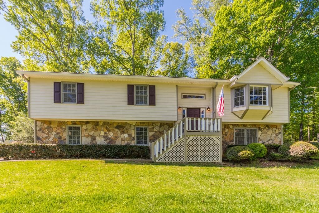 4 bedroom, 3 bathroom, 3,144 sq ft single family residence sold at 5092 Vixen Court, Acworth, GA 30101