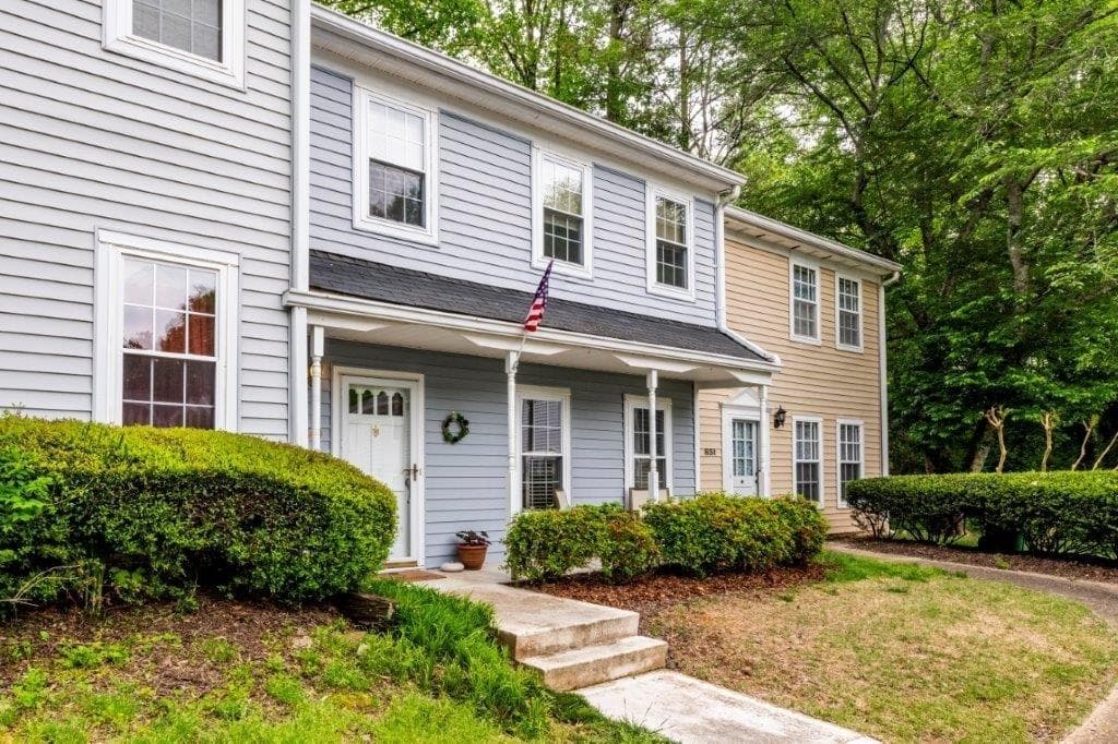 3 bedroom, 3 bathroom, 1,650 sq ft townhouse sold at 830 Heritage Square 17, Decatur, GA 30033