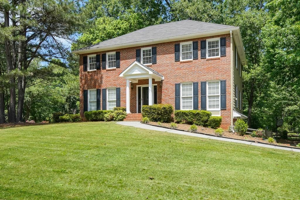 4 bedroom, 3 bathroom, 2,280 sq ft single family residence sold at 5664 Fairwood Drive, Acworth, GA 30101