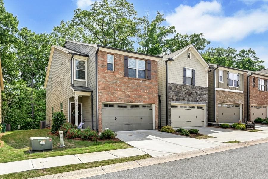 3 bedroom, 3 bathroom, 1,794 sq ft townhouse sold at 246 Bobbie Way, Woodstock, GA 30189