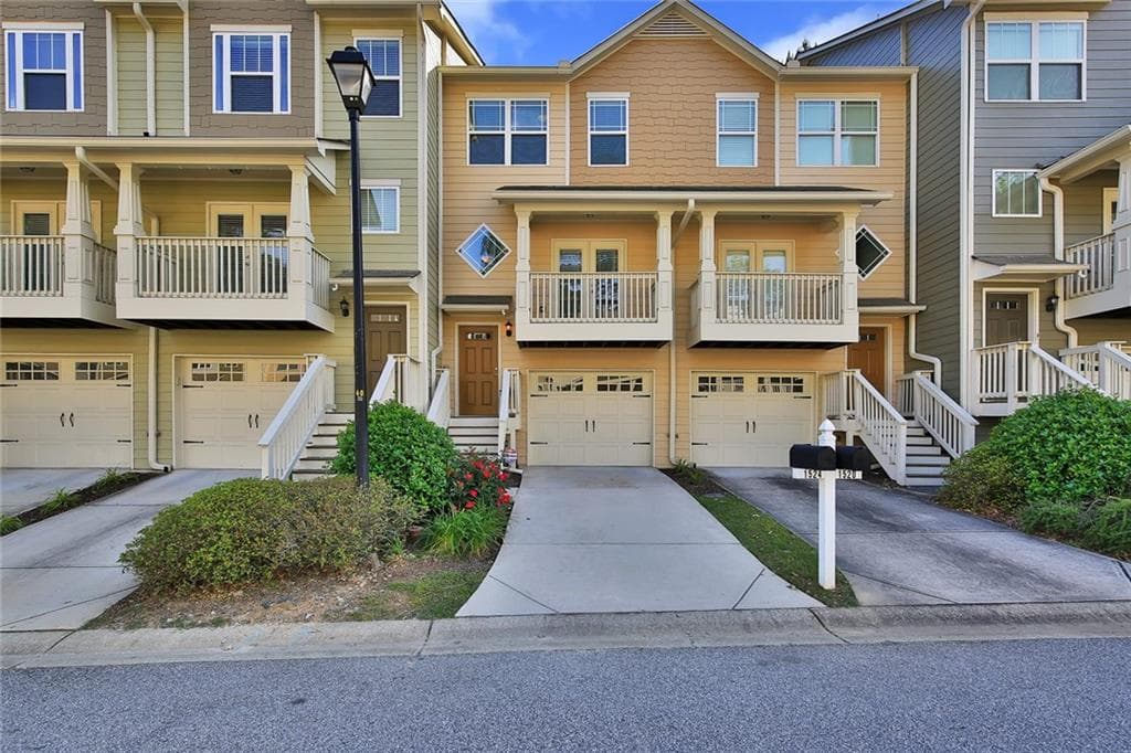 3 bedroom, 4 bathroom, 1,326 sq ft townhouse sold at 1524 LIBERTY Parkway, Atlanta, GA 30318