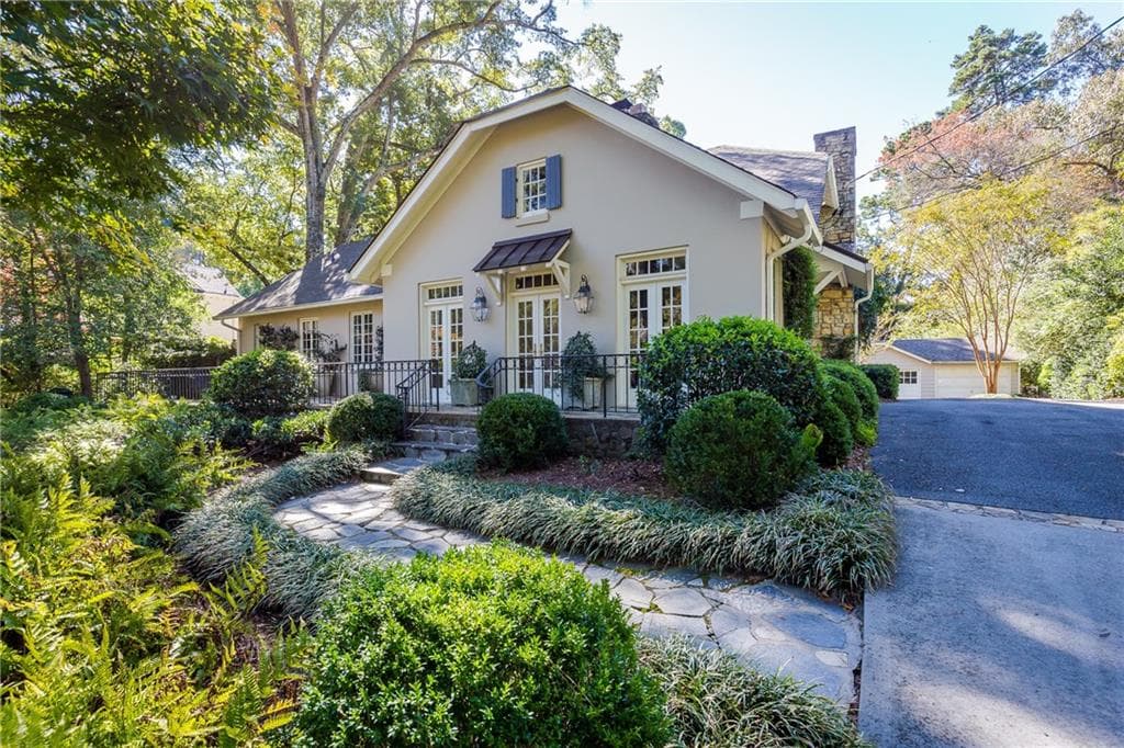 4 bedroom, 5 bathroom, 3,776 sq ft single family residence sold at 1005 Stovall Boulevard, Atlanta, GA 30319