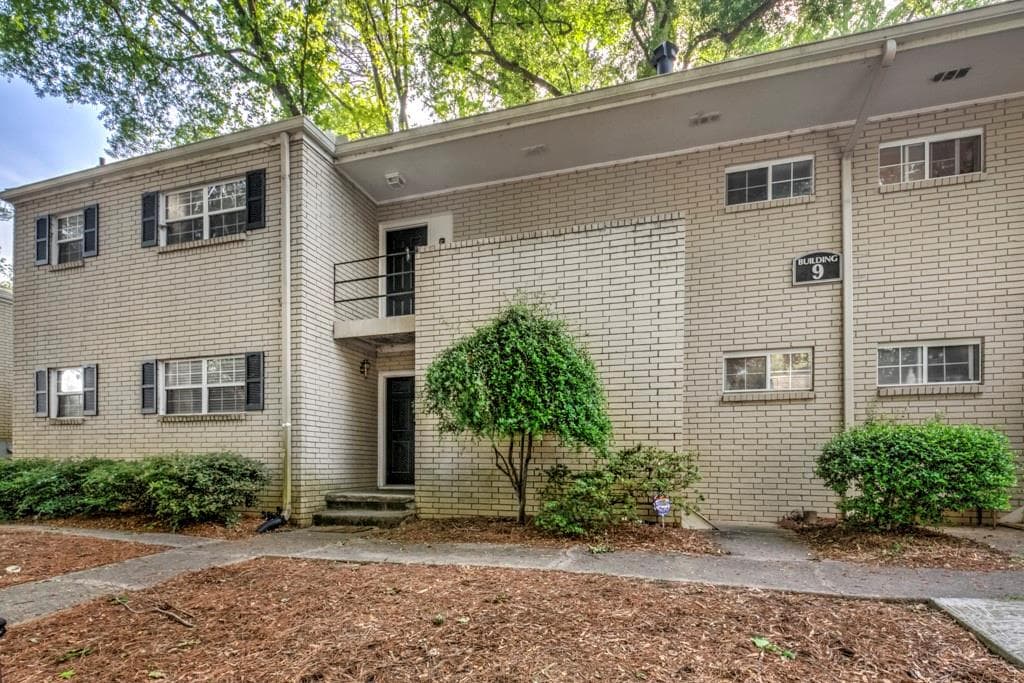 311 Peachtree Hills Avenue 9C, Atlanta, GA 30305 — most recent listing photo