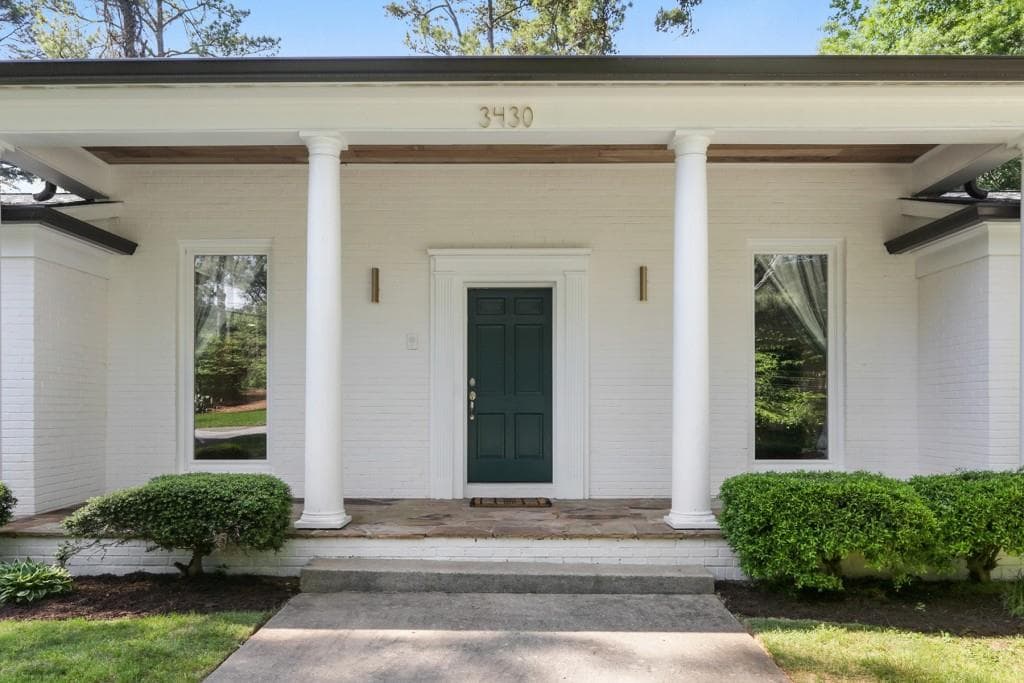 3 bedroom, 2 bathroom, 2,505 sq ft single family residence sold at 3430 Heartwood Lane, Atlanta, GA 30340