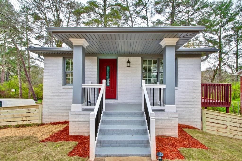 5 bedroom, 3 bathroom, 1,889 sq ft single family residence sold at 606 Cedar Avenue, Atlanta, GA 30318