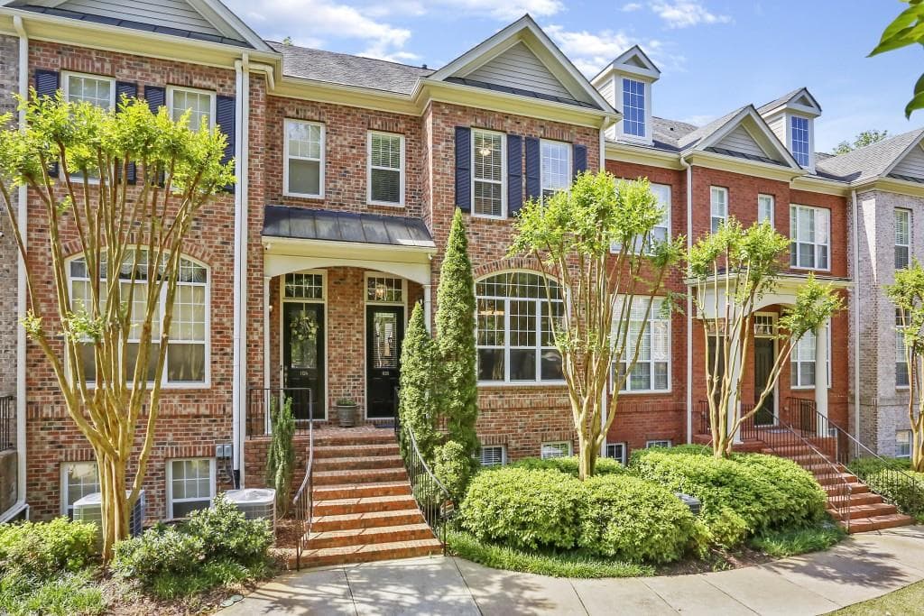 3 bedroom, 4 bathroom, 2,445 sq ft townhouse sold at 1126 Providence Place, Decatur, GA 30033