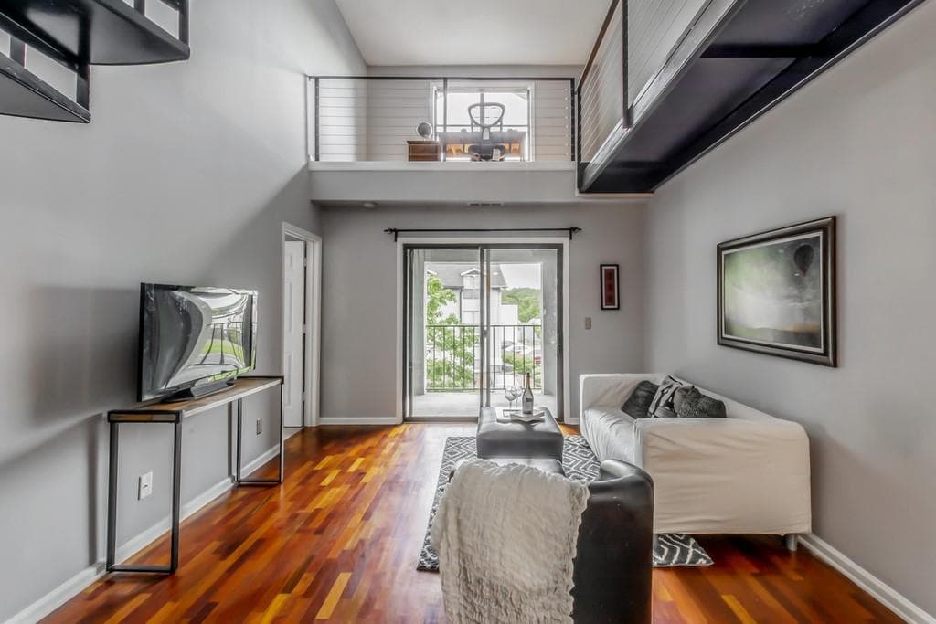 2 bedroom, 2 bathroom, 1,092 sq ft condominium sold at 2657 LENOX Road F83, Atlanta, GA 30324