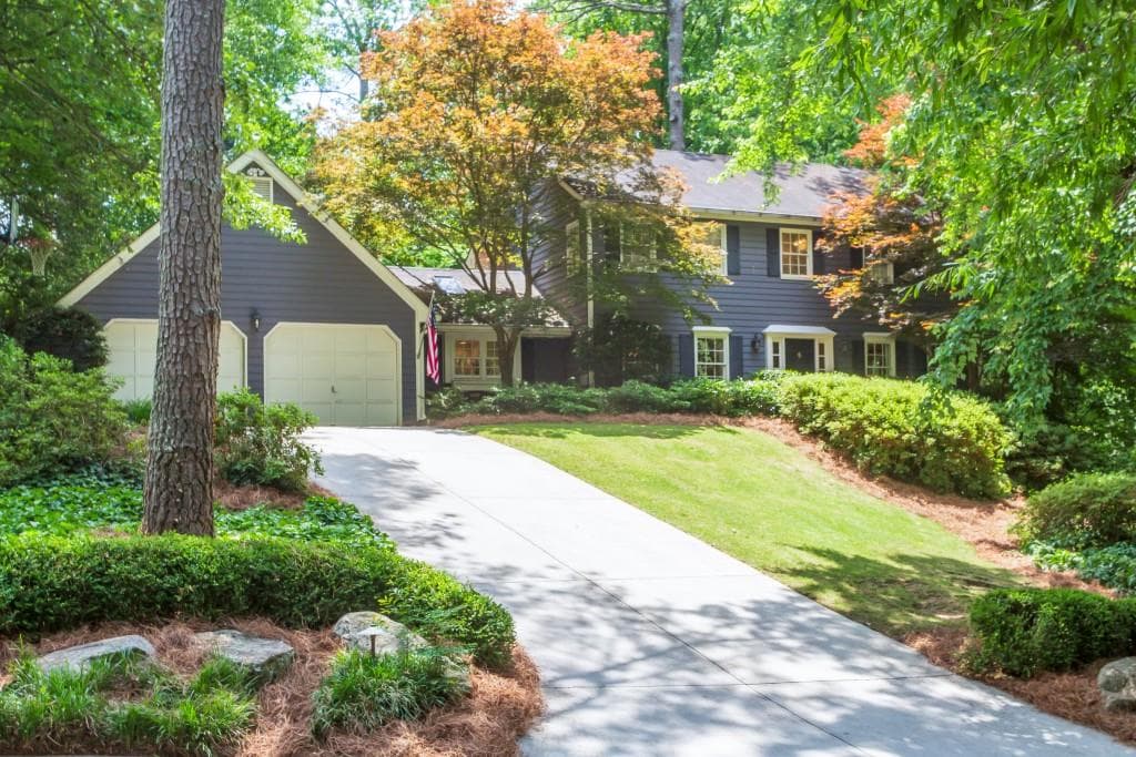 4 bedroom, 5 bathroom single family residence sold at 560 Twin Springs Road, Atlanta, GA 30327