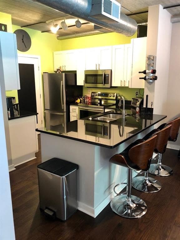 1 bedroom, 1 bathroom, 775 sq ft condominium sold at 800 PEACHTREE Street 2102, Atlanta, GA 30308