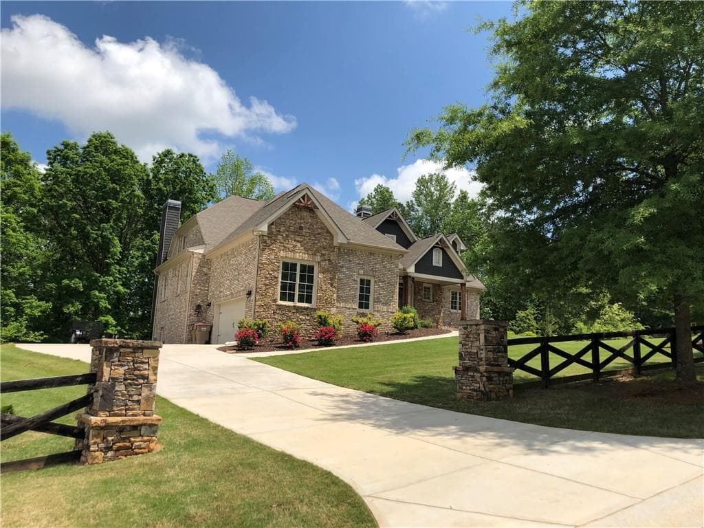 4 bedroom, 4 bathroom, 3,045 sq ft single family residence sold at 5527 Tanners Ridge Road, Gainesville, GA 30507
