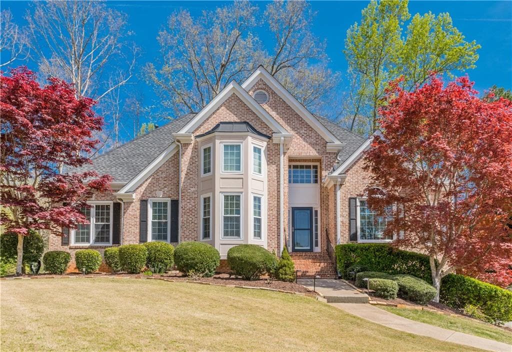 3 bedroom, 3 bathroom, 3,558 sq ft single family residence sold at 3060 Heatherstone Drive, Cumming, GA 30041