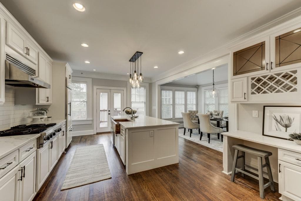 6 bedroom, 5 bathroom, 3,538 sq ft single family residence sold at 1126 SAINT CHARLES PLACE NE Place, Atlanta, GA 30306