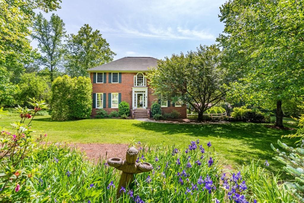 4 bedroom, 3 bathroom, 2,506 sq ft single family residence sold at 1360 Acworth Due West Road, Kennesaw, GA 30152