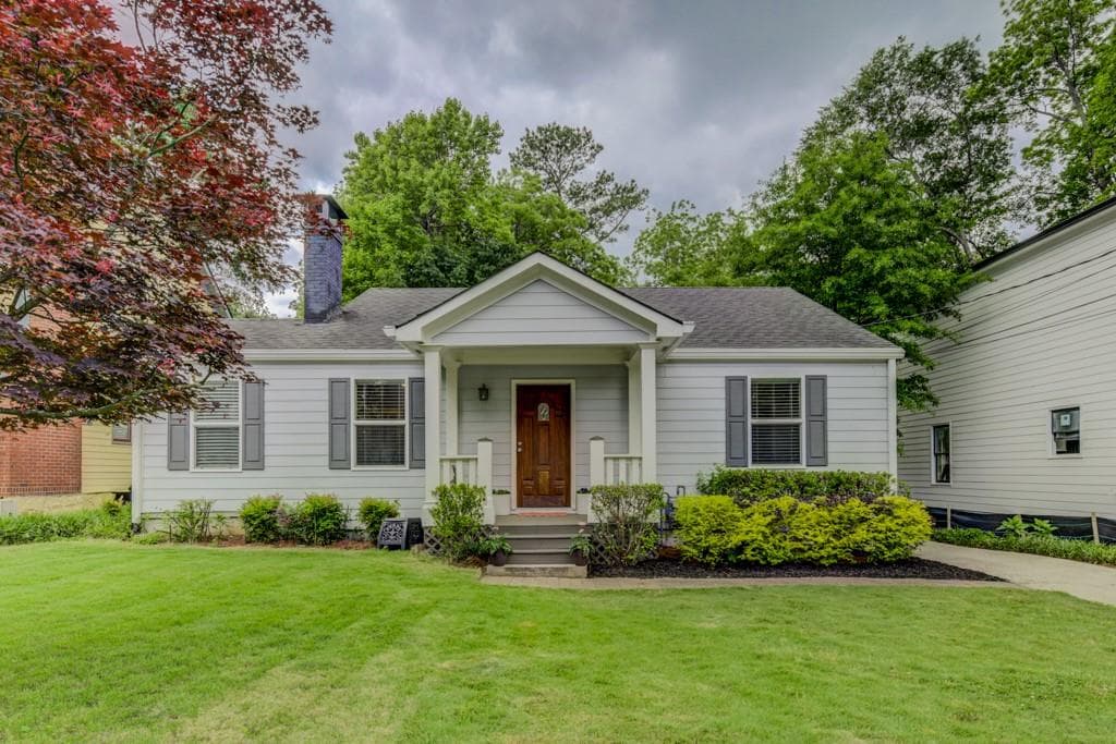 2 bedroom, 1 bathroom, 1,094 sq ft single family residence sold at 262 Sisson Avenue, Atlanta, GA 30317