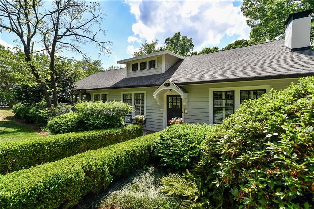 4 bedroom, 3 bathroom, 2,931 sq ft single family residence sold at 1214 N Highland Avenue, Atlanta, GA 30306