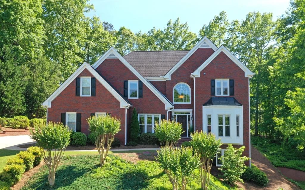 5 bedroom, 3 bathroom, 3,668 sq ft single family residence sold at 6085 Braidwood Bend, Acworth, GA 30101