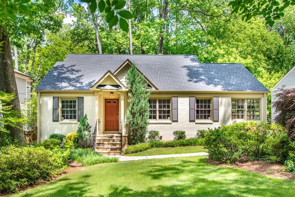 4 bedroom, 2 bathroom, 1,954 sq ft single family residence sold at 927 Derrydown Way, Decatur, GA 30030
