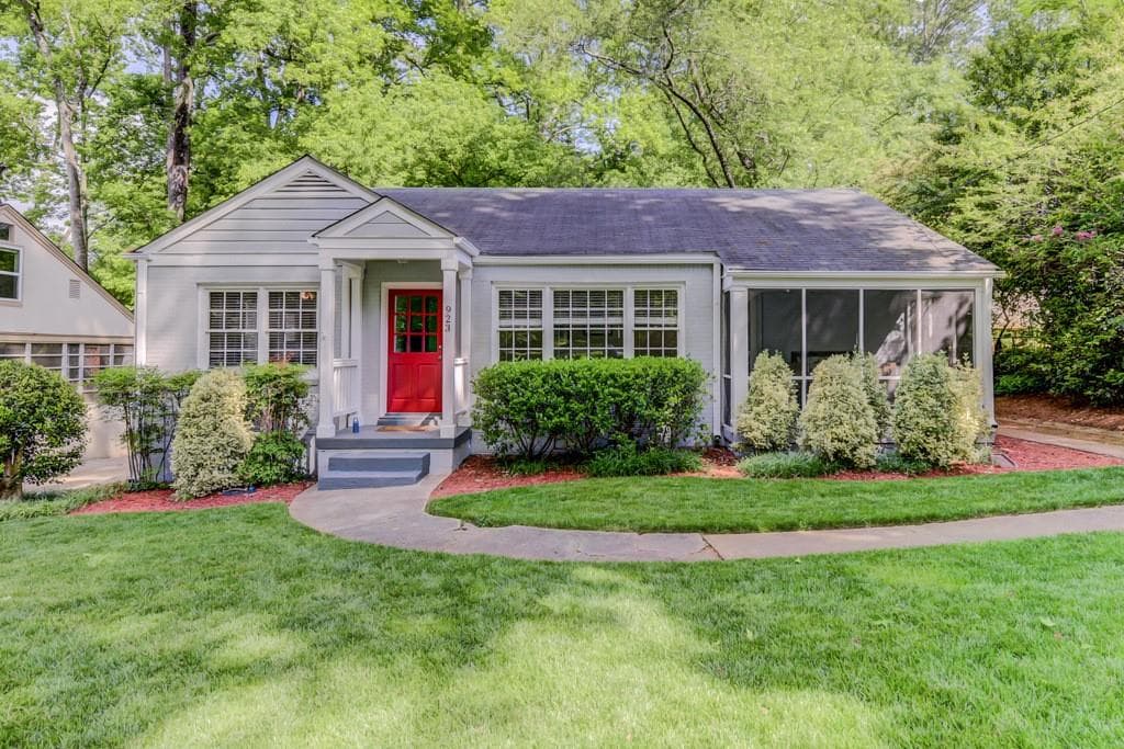 3 bedroom, 1 bathroom, 1,225 sq ft single family residence sold at 923 Derrydown Way, Decatur, GA 30030