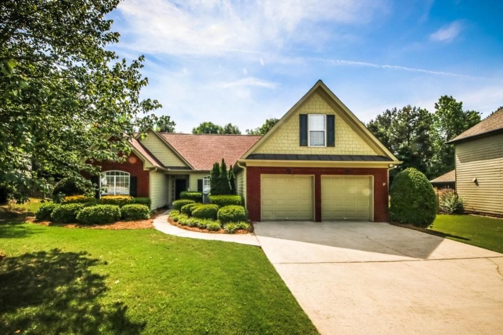 4 bedroom, 3 bathroom, 2,001 sq ft single family residence sold at 2520 Legend Mill Run, Dacula, GA 30019